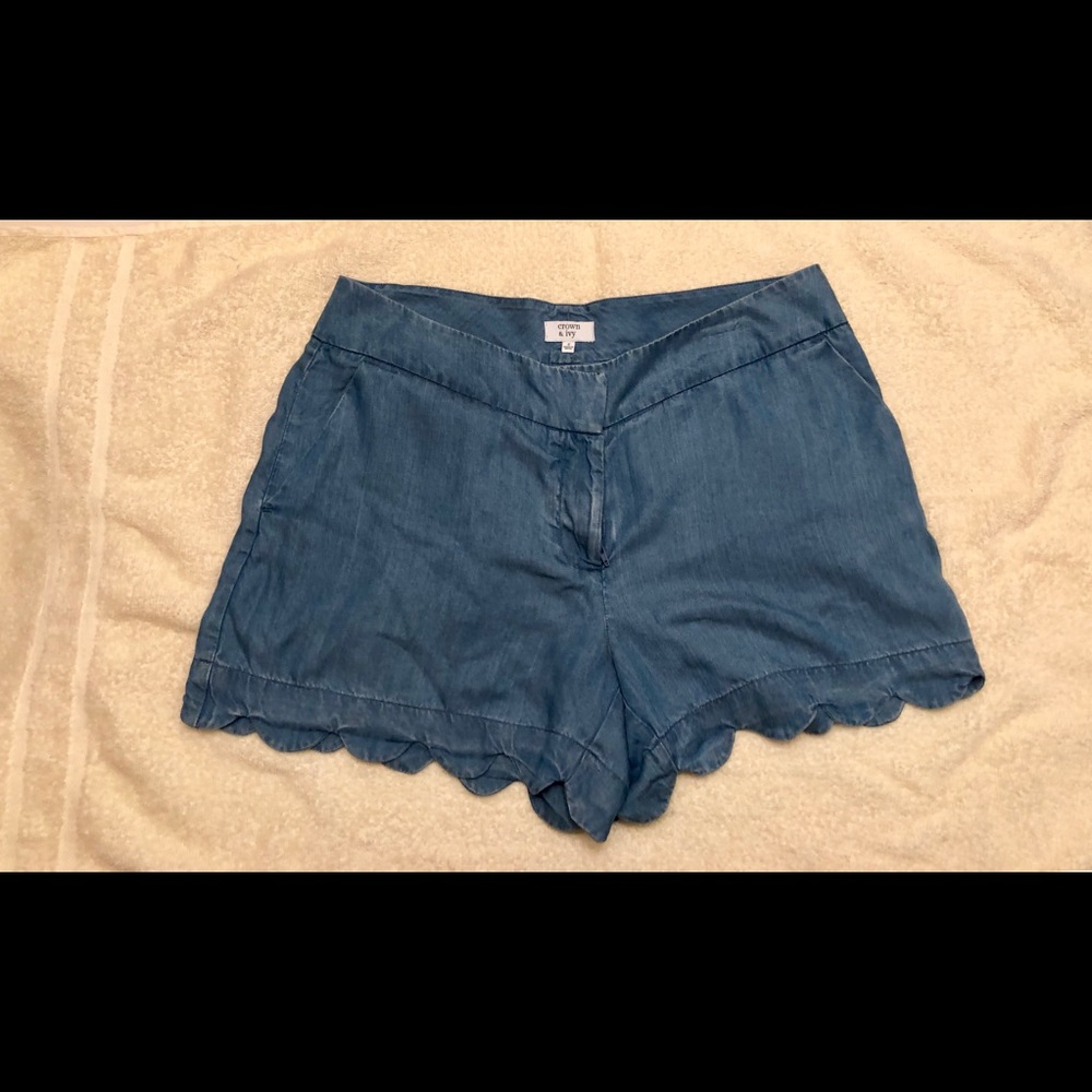 Crown N Ivy Size 6 Shorts.